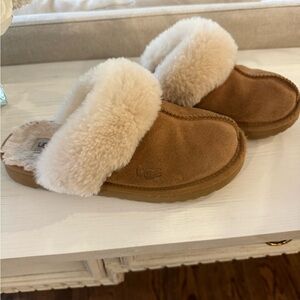 Ugg Slippers (sz3)